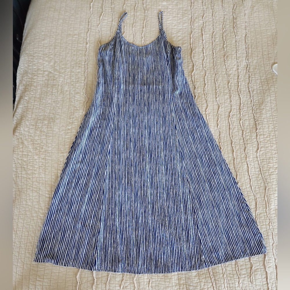 Old Navy Women's Midi Striped, Smocked Back Summer Dress, Size M, Blue/White